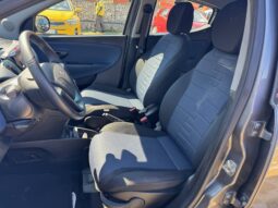 
										Lancia Ypsilon 1.0cc 70cv Hybrid PLATINO full									