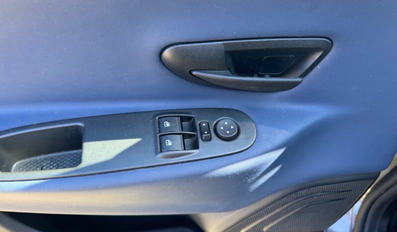 
								Lancia Ypsilon 1.0cc 70cv Hybrid PLATINO full									