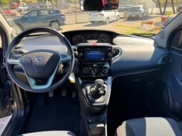 
										Lancia Ypsilon 1.0cc 70cv Hybrid PLATINO full									