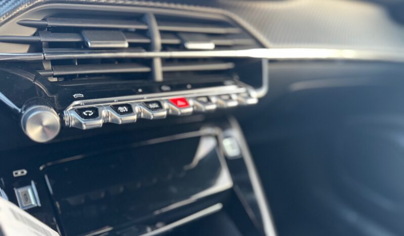 
								PEUGEOT 2008 1.2cc ICE 130cv EAT8 S&S ALLURE full									