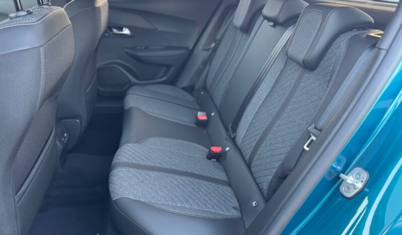 
								PEUGEOT 2008 1.2cc ICE 130cv EAT8 S&S ALLURE full									