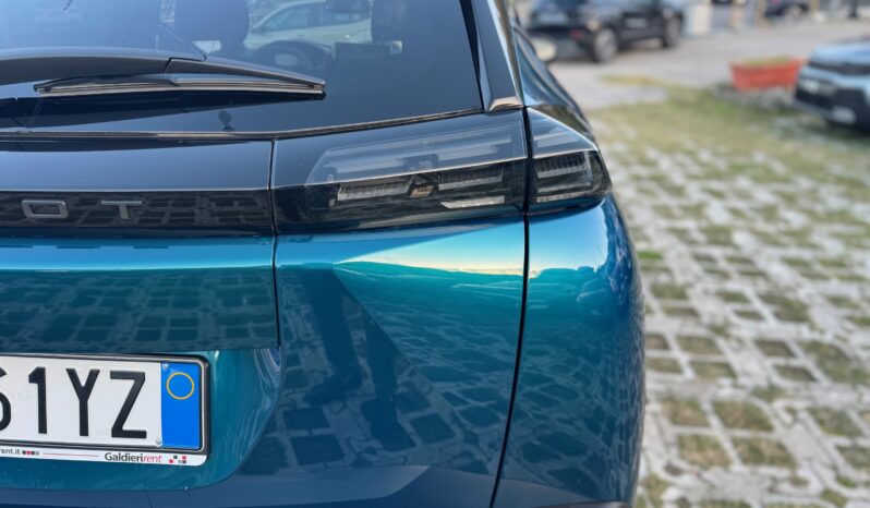 
								PEUGEOT 2008 1.2cc ICE 130cv EAT8 S&S ALLURE full									