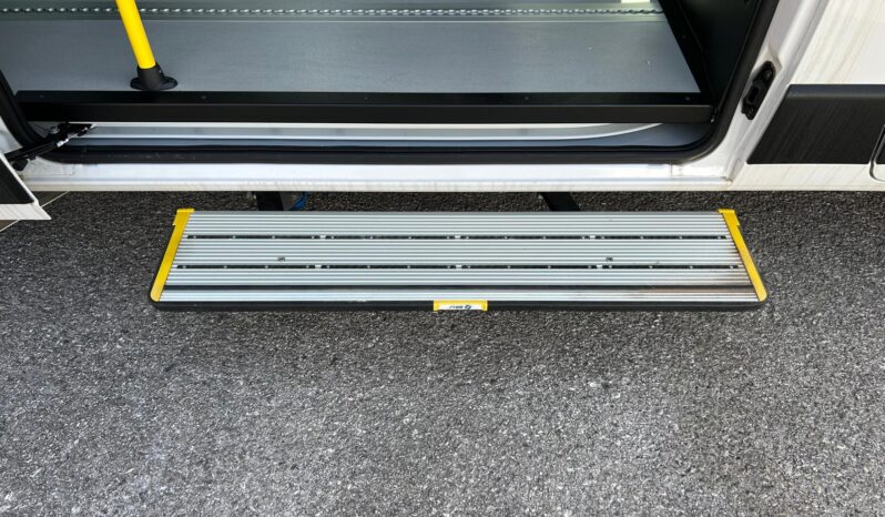 
								FIAT Ducato 9 Posti 35Q MH2 2.2 M-jet 3 140CV Trasp. Disabili full									