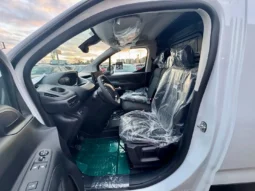 
										PEUGEOT Partner L1 1.5 bluehdi 100cv S&S – 3 Posti full									