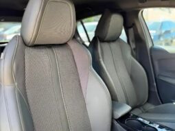 
										PEUGEOT 208 1.2 hybrid 110cv E-DCS 6 GT full									