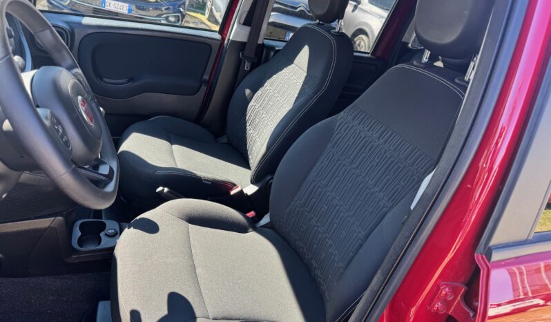 
								FIAT Panda 1.0cc 70cv HYBRID CROSS full									