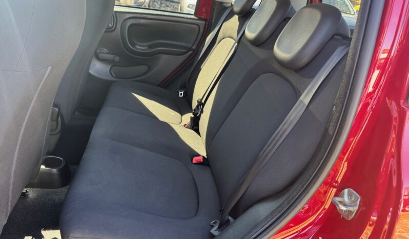 
								FIAT Panda 1.0cc 70cv HYBRID CROSS full									