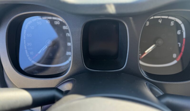 
								FIAT Panda 1.0cc 70cv HYBRID CROSS full									