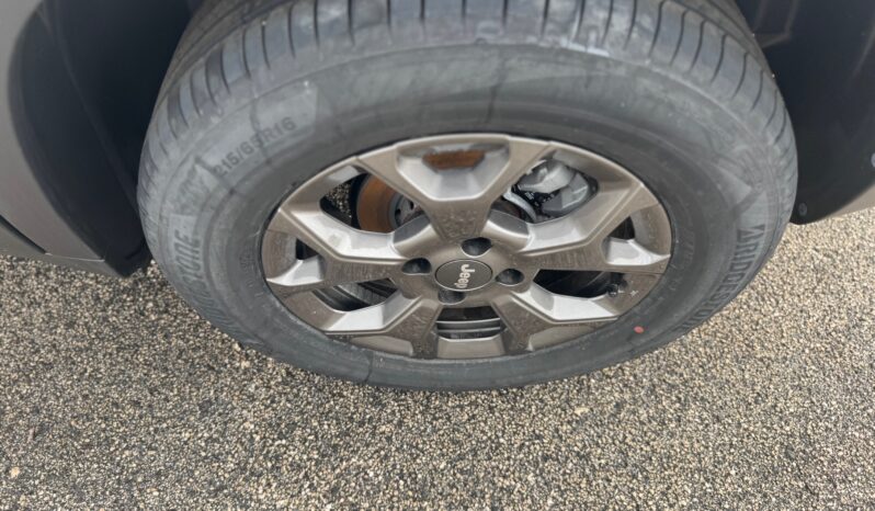 
								JEEP AVENGER 1.2cc MHEV 100cv DCT Longitude full									