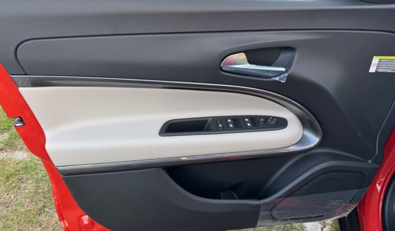 
								FIAT 600 1.2cc Hybrid 110cv LA PRIMA full									