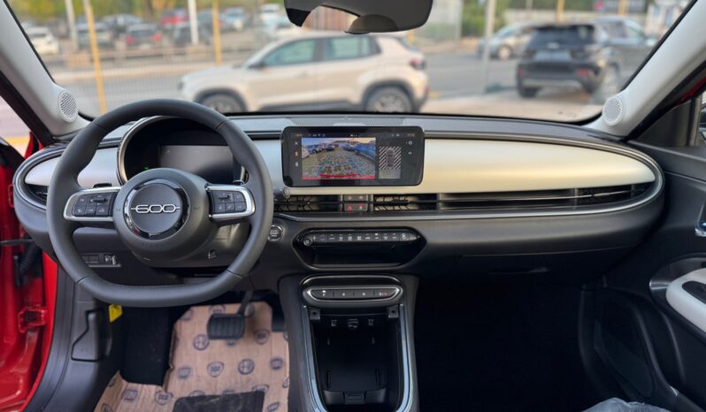 
								FIAT 600 1.2cc Hybrid 110cv LA PRIMA full									