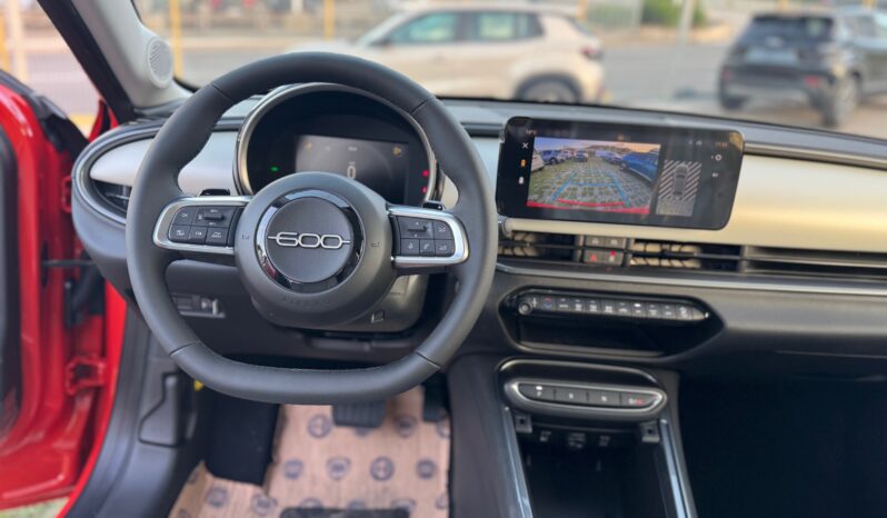 
								FIAT 600 1.2cc Hybrid 110cv LA PRIMA full									