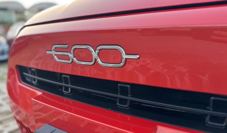 
								FIAT 600 1.2cc Hybrid 110cv LA PRIMA full									