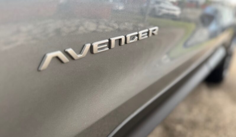 
								JEEP Avenger 1.2cc 100cv DCT MHEV Summit full									