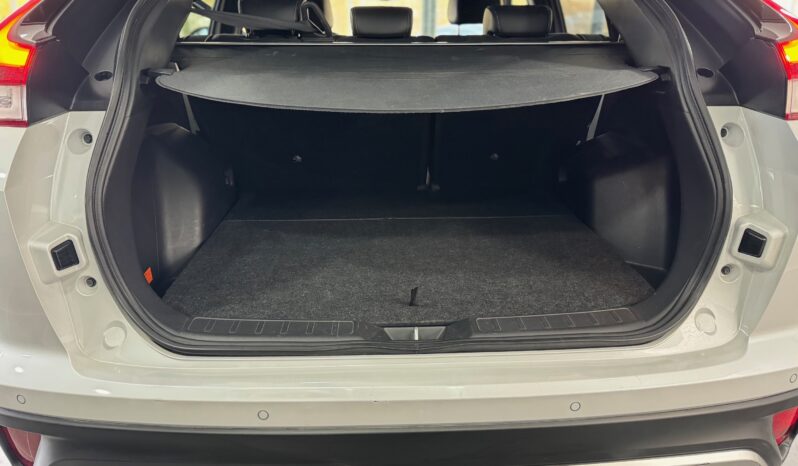 
								MITSUBISHI ECLIPSE CROSS 2.4 PHEV INSTYLE full									