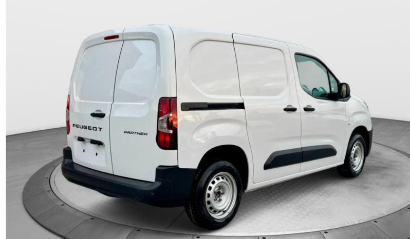 
								PEUGEOT Partner L1 1.5 bluehdi 100cv S&S – 3 Posti full									
