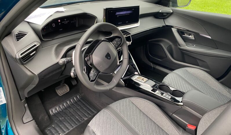 
								PEUGEOT 2008 1.2cc ICE 130cv EAT8 S&S ALLURE full									