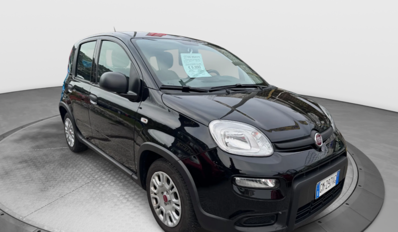 
								FIAT Panda 1.0cc Hybrid 70cv MY23 full									