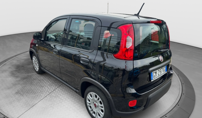 
								FIAT Panda 1.0cc Hybrid 70cv MY23 full									