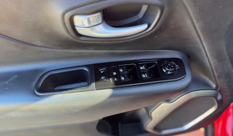 
								JEEP RENEGADE 1.0cc TURBO I3 120cv 4X2 LONGITUDE full									