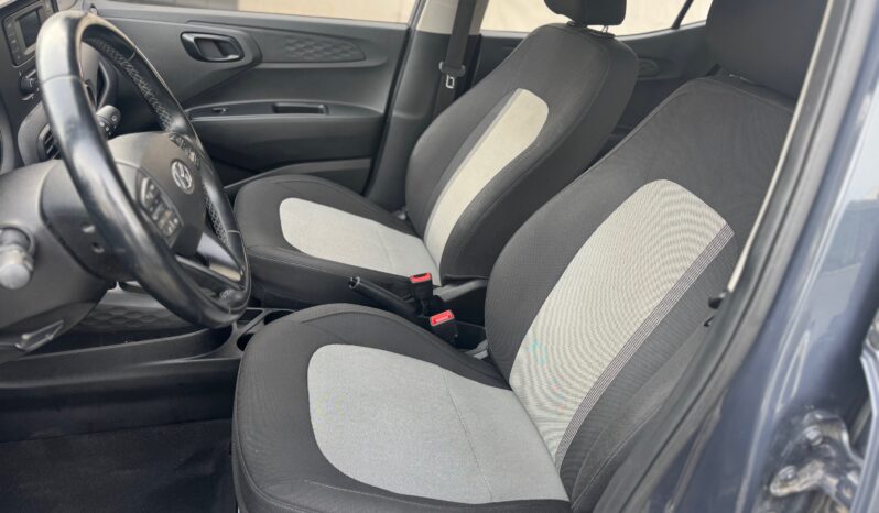 
								HYUNDAI I10 1.0cc 67cv ADVANCED PLUS PACK full									