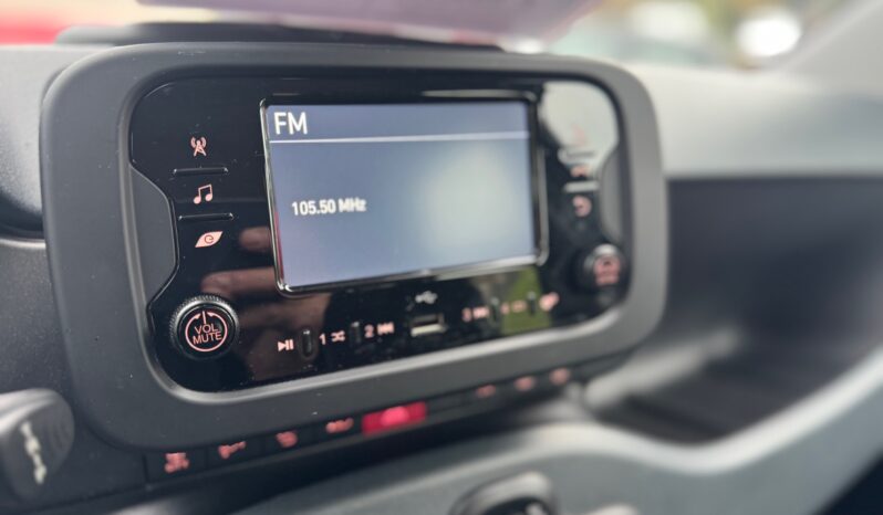 
								FIAT Panda 1.0cc Hybrid 70cv MY23 full									