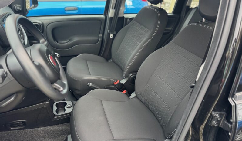 
								FIAT Panda 1.0cc Hybrid 70cv MY23 full									