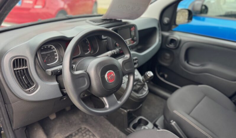 
								FIAT Panda 1.0cc Hybrid 70cv MY23 full									