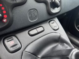 
										FIAT Panda 1.0cc Hybrid 70cv MY23 full									