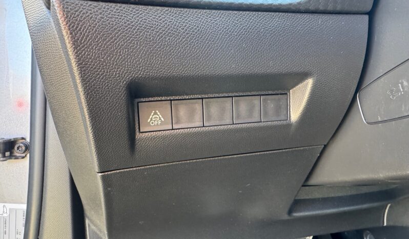 
								PEUGEOT 2008 1.5cc BlueHDi s&s 110cv GT full									