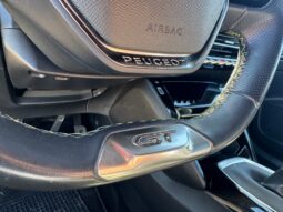 
										PEUGEOT 2008 1.5cc BlueHDi s&s 110cv GT full									