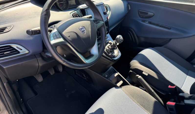 
								LANCIA Ypsilon MY24 1.0 HYBRID 70cv PLATINO full									