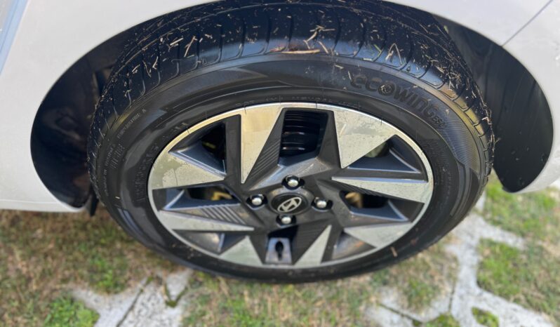 
								HYUNDAI I10 1.0cc MPI 67cv 5P AT CONNECTLINE full									