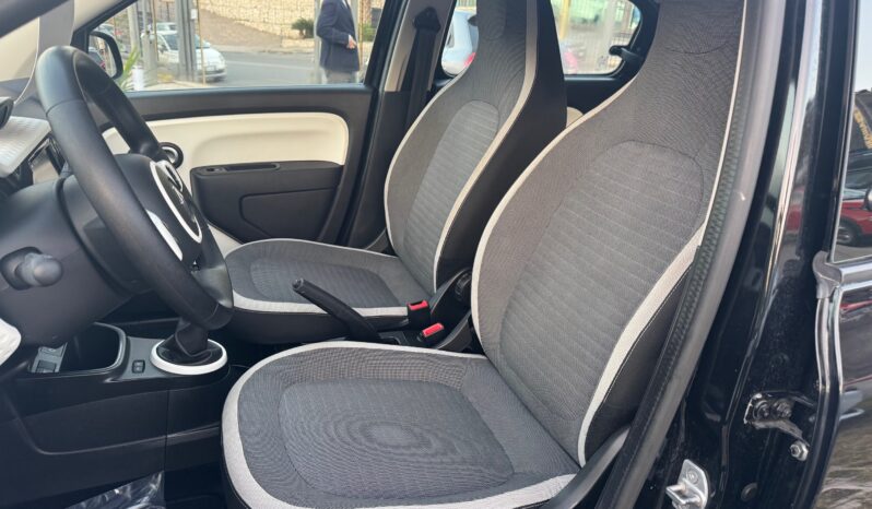 
								RENAULT TWINGO 1.0cc 65cc SCE EQUILIBRE full									