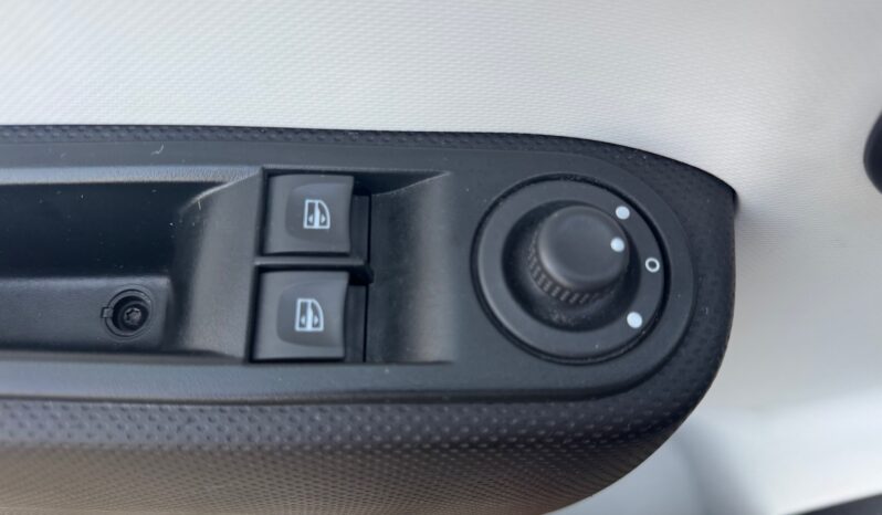 
								RENAULT TWINGO 1.0cc 65cc SCE EQUILIBRE full									