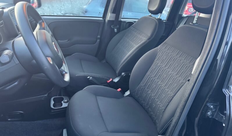 
								FIAT Panda 1.0cc Hybrid 70cv MY23 full									