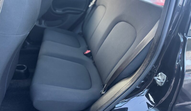 
								FIAT Panda 1.0cc Hybrid 70cv MY23 full									