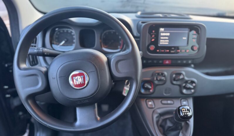 
								FIAT Panda 1.0cc Hybrid 70cv MY23 full									