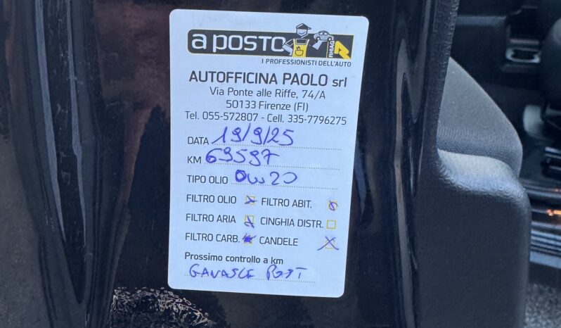 
								FIAT Panda 1.0cc Hybrid 70cv MY23 full									