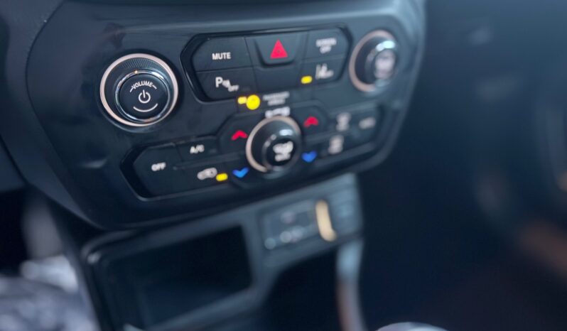 
								JEEP RENEGADE 1.0cc TURBO I3 120cv 4X2 LONGITUDE full									