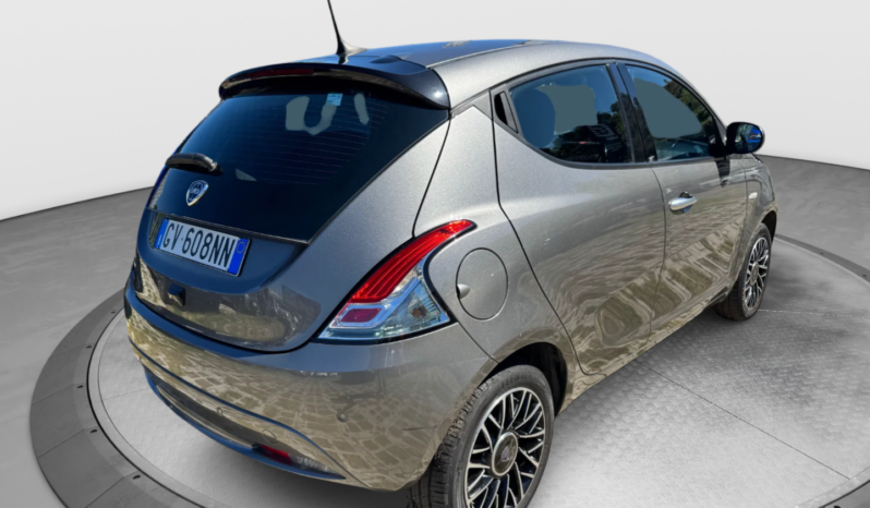 
								LANCIA Ypsilon MY24 1.0 HYBRID 70cv PLATINO full									