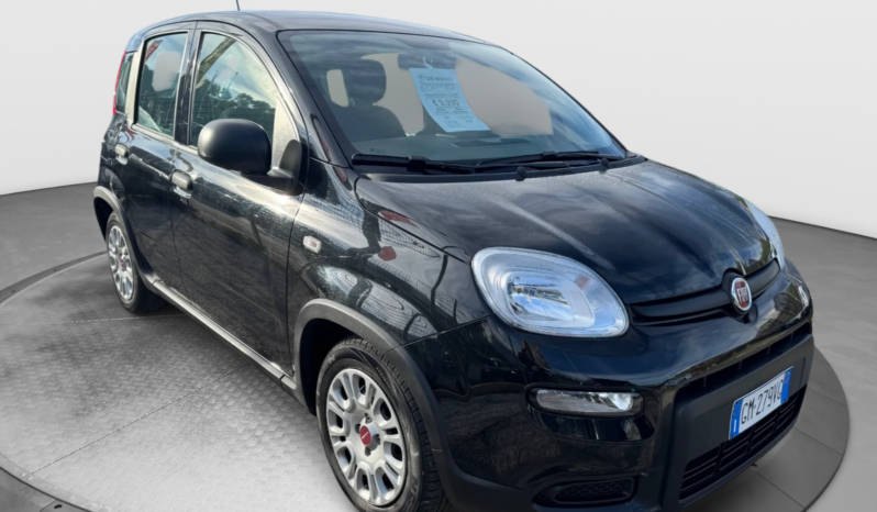 
								FIAT Panda 1.0cc Hybrid 70cv MY23 full									