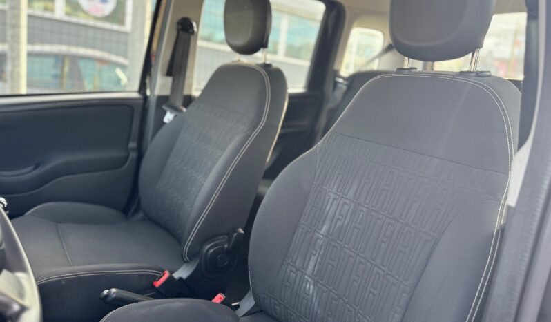 
								FIAT Panda 1.0cc Hybrid 70cv MY23 full									