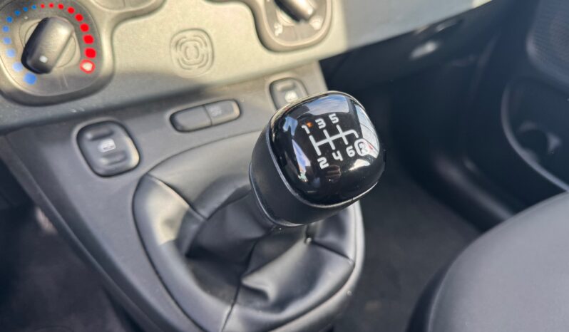 
								FIAT Panda 1.0cc Hybrid 70cv MY23 full									