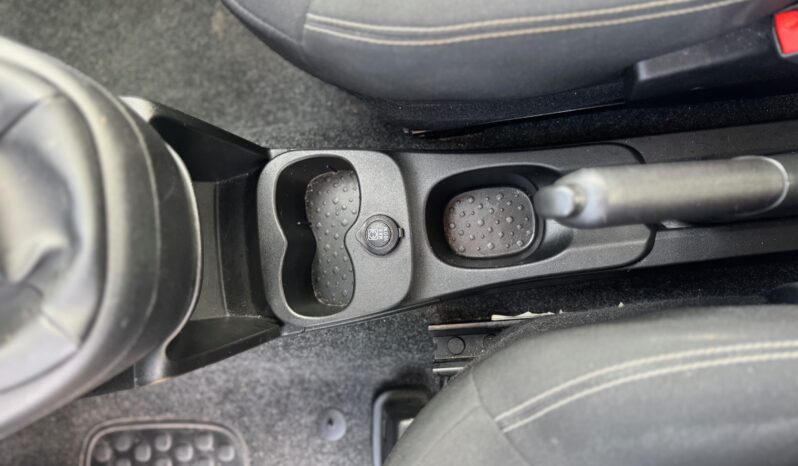 
								FIAT Panda 1.0cc Hybrid 70cv MY23 full									