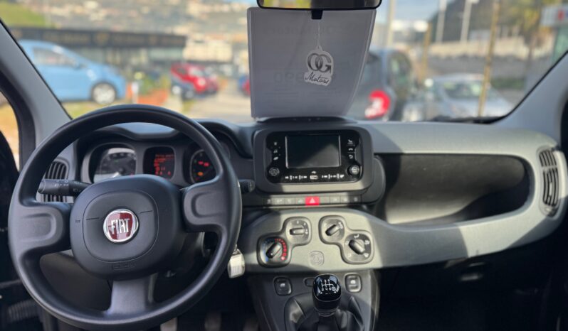 
								FIAT Panda 1.0cc Hybrid 70cv MY23 full									