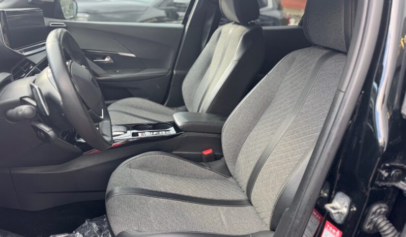 
								PEUGEOT New 2008 1.5 BlueHDi 130cv EAT8 S&S Allure full									