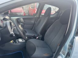 
										TOYOTA AYGO 1.0cc VVT-I 68cv CVT 5P. SOL full									