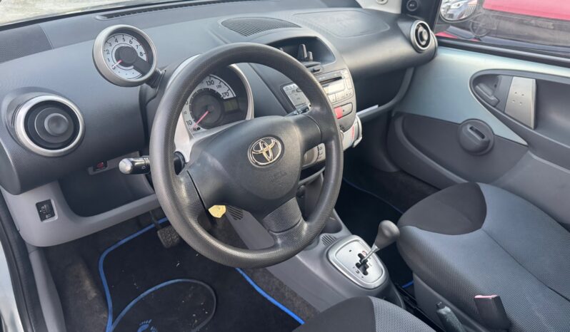 
								TOYOTA AYGO 1.0cc VVT-I 68cv CVT 5P. SOL full									