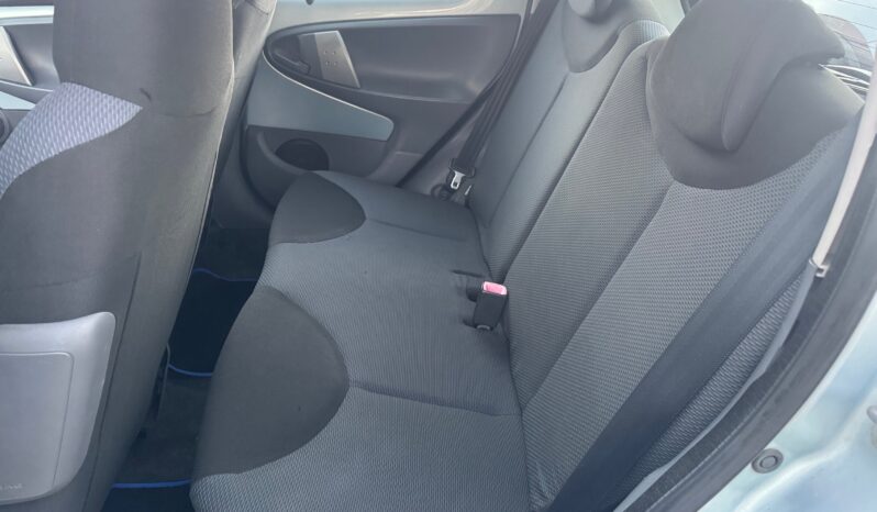 
								TOYOTA AYGO 1.0cc VVT-I 68cv CVT 5P. SOL full									